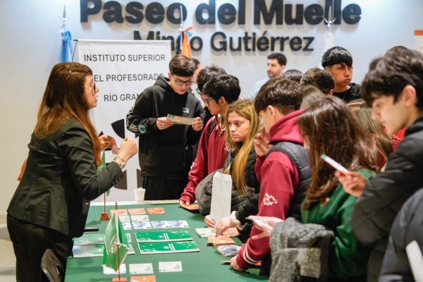 Con gran convocatoria se realizó la apertura de la Expo Carrera y Oficios 2026