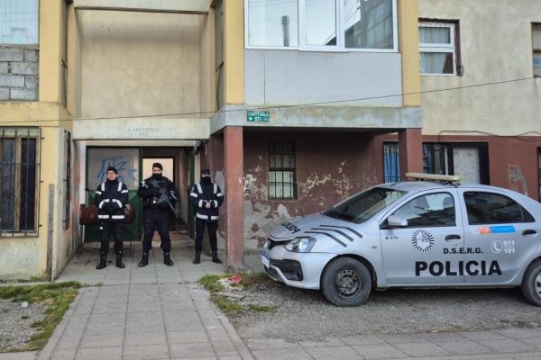 Un allanamiento por lesiones terminó con el secuestro de prendas con sangre y plantas de cannabis