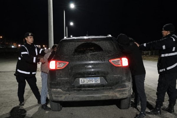 Allanamientos por una amenaza con arma permitieron secuestrar celulares y dos réplicas en Río Grande