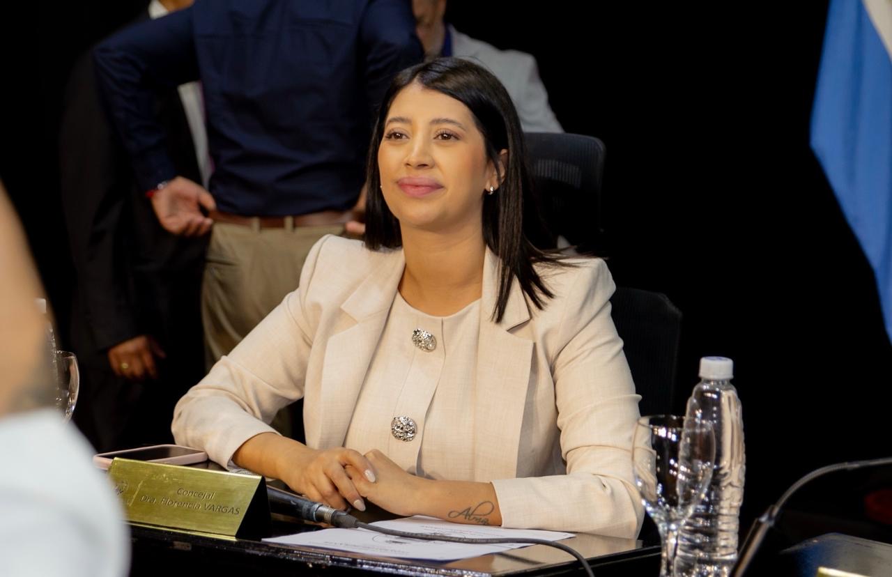 Con esta ordenanza ofreceremos mejores servicios a quienes eligen conocer nuestra ciudad, expresó Vargas
