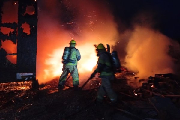 Una familia perdió todo tras el incendio y pide ayuda para reconstruirla