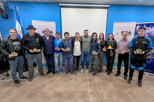 Premios Monte Olivia: reconocieron a referentes del montañismo y la escalada fueguina