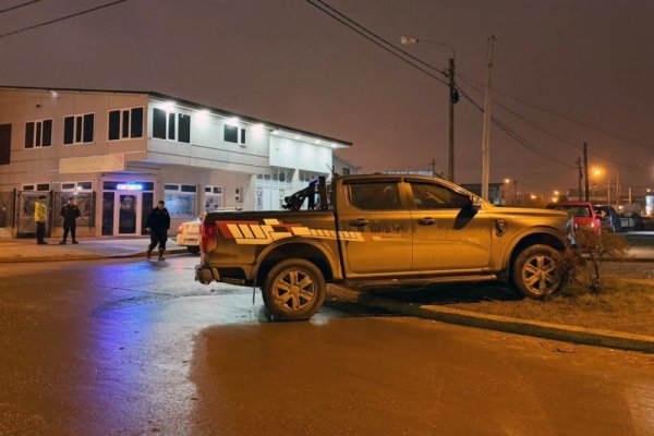 Aprehendieron a un conductor alcoholizado tras circular en zigzag y subirse a la vereda