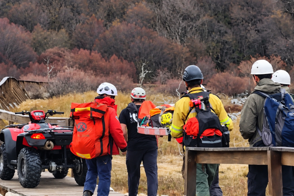 Rescataron a una mujer de Río Grande que sufrió una caída en un sendero de Ushuaia